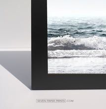 Load image into Gallery viewer, A corner of a black frame