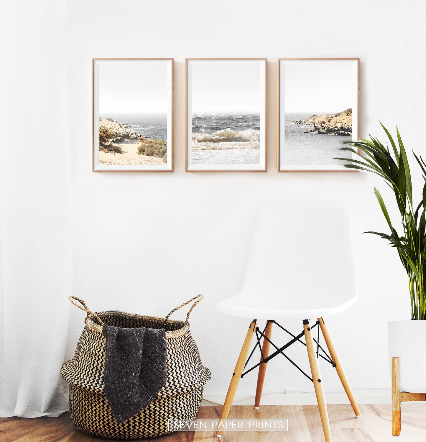 Tropical Coastal Wall Decor Idea
